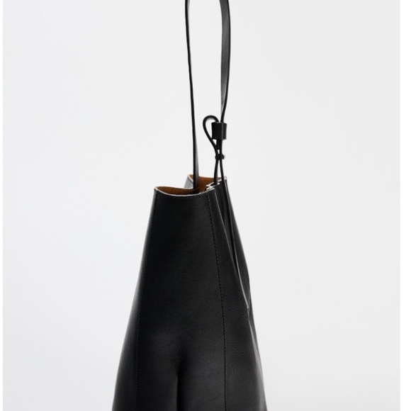 Zara Elegant Black Tote Bag - Picture 2 of 6